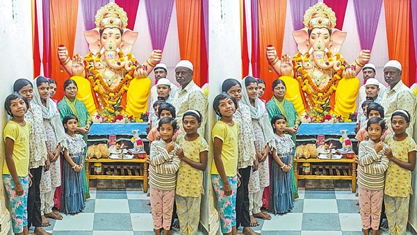 Muslims have placed a Ganesha idol inside the mosque in Maharastra Muslims have placed a Ganesha idol inside the mosque in Maharastra