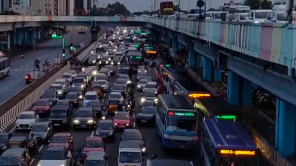 chennai-traffic-heavy-traffic-jam-on-gst-road-due-to-people-return-to-chennai-after-holidays chennai-traffic-heavy-traffic-jam-on-gst-road-due-to-people-return-to-chennai-after-holidays