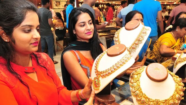 People in Bangalore buy a pound of gold for 38 thousand and save 57 000 rupees