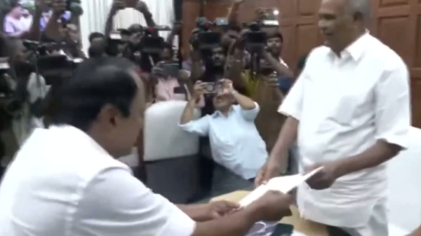 Sengottaiyan DMK admk