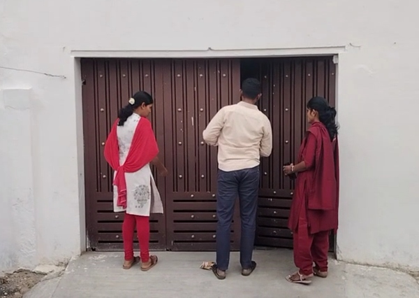 An unimaginable incident happened to VAO Muthulakshmi at home in Palladam Tiruppur An unimaginable incident happened to VAO Muthulakshmi at home in Palladam Tiruppur