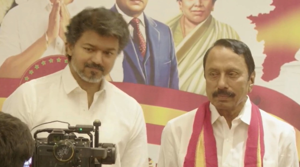 Sengottaiyan Vijay Meeting Bouncers in TVK office reckless action caused injury to journalists