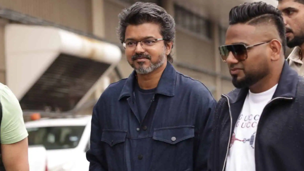 Vijay Politely Gestures to Fans Chanting TVK at Jana Nayagan Audio Launch in Malaysia Vijay Politely Gestures to Fans Chanting TVK at Jana Nayagan Audio Launch in Malaysia