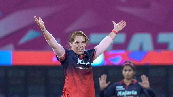 WPL 2026 Nadine de Klerk s Historic All-Round Show Leads RCB to Thrilling Win Over Mumbai Indians WPL 2026 Nadine de Klerk s Historic All-Round Show Leads RCB to Thrilling Win Over Mumbai Indians