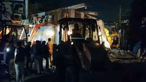 Building Collapses in Rajasthan Kota One Dead as Three Storey Rescue Operations Underway Building Collapses in Rajasthan Kota One Dead as Three Storey Rescue Operations Underway