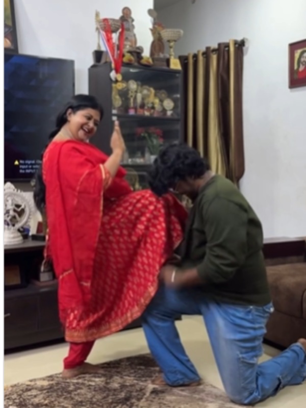Anila Sreekumar Siragadikka Aasai serial Vijay TV Anila Sreekumar Siragadikka Aasai serial Vijay TV
