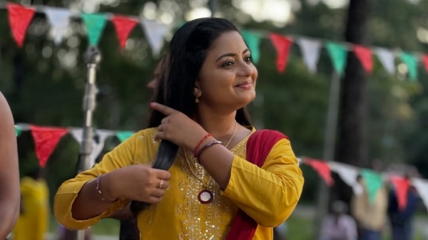 Siragadikka Aasai serial Gomathi Priya Vijay TV Serial Tamil TV Actress Siragadikka Aasai serial Gomathi Priya Vijay TV Serial Tamil TV Actress