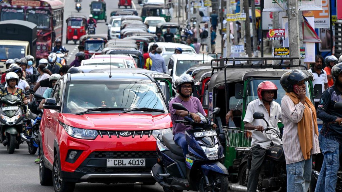 வாரத்தில் 4 நாள் தான் வேலை.. 3 நாள் லீவ்! எரிபொருள் தட்டுப்பாட்டை கட்டுப்படுத்த இலங்கை அதிரடி முடிவு