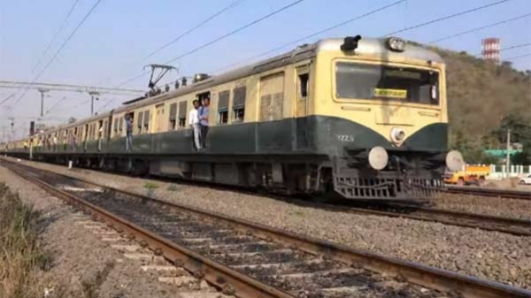 Railway officials have informed that electric train services at Egmore Railway Station will resume normalcy after the 5th When will electric train services at Egmore Railway Station return to normal Egmore Railway Station Electric Train Services in Chennai 5- Railway officials have informed that electric train services at Egmore Railway Station will resume normalcy after the 5th When will electric train services at Egmore Railway Station return to normal Egmore Railway Station Electric Train Services in Chennai 5-