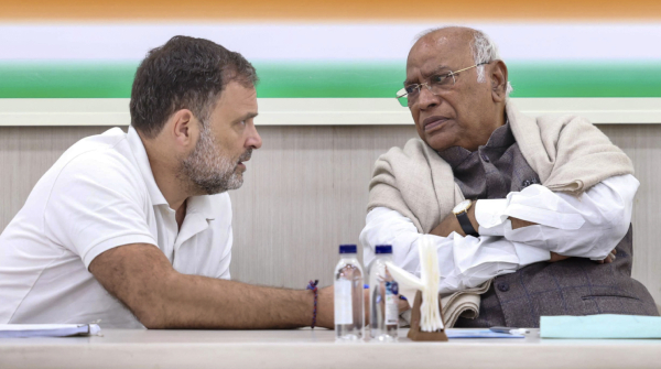 Congress CM face for Kerala Who Will Be top pick INC Faces a many problems and decide to silent Congress CM face for Kerala Who Will Be top pick INC Faces a many problems and decide to silent