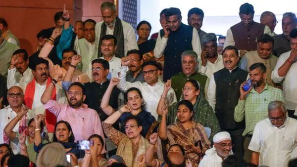 Union Cabinet Meeting To be held in Delhi Amid Bill Failed says sources