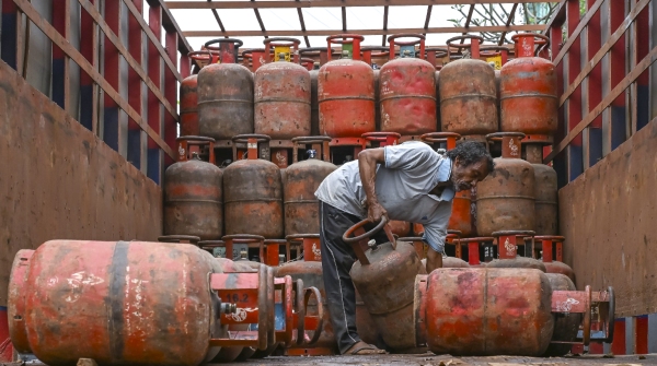Gas crisis in India New LPG gas India Gas crisis in India New LPG gas India
