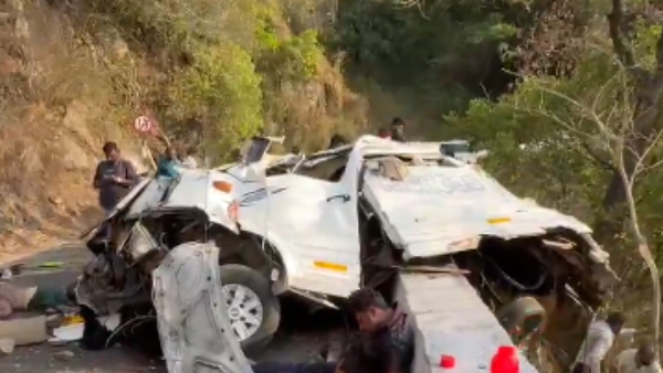 Valparai Tragedy 10 Dead After Tourist Van Falls into Roadside Ditch