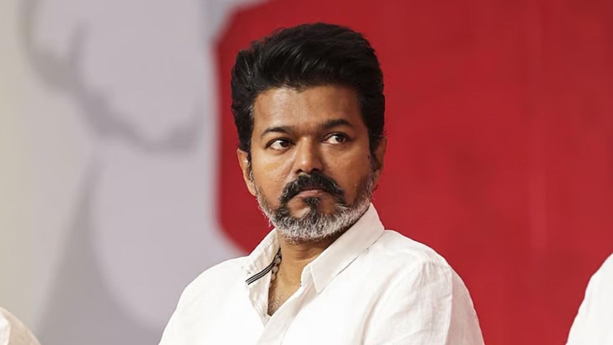 விவாகரத்து வழக்கு.. ரூ.100 கோடி சொத்து வழக்கு.. மூச்சுத் திணறுகிறாரா விஜய்?