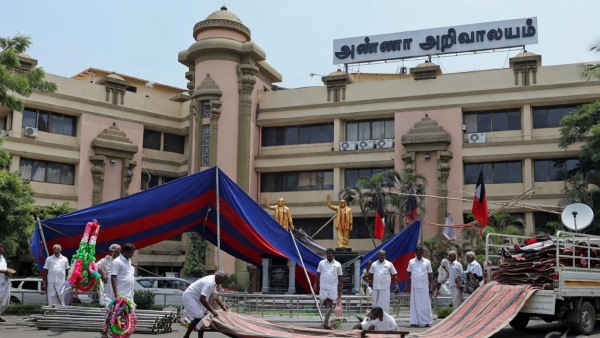 45 41 2026 Anna Arivalayam Tents Removed DMK Setback 2026 TVK Leading 45 Seats AIADMK Early Lead Tamil Nadu Election Live Trends tamil nadu election 2026 early trends anna arivalayam tents removed dmk distant third position tvk leading 45 seats aiadmk leading 41 seats dmk 19 seats early count tamil nadu vote counting live dmk headquarters chennai tents dismantled anna arivalayam tvk vijay strong performance dmk major setback 2026 tamil nadu assembly election may 4 tvk aiadmk vs dmk trends anna arivalayam dmk office update tamil nadu election breaking news 2026 45 41 19 4