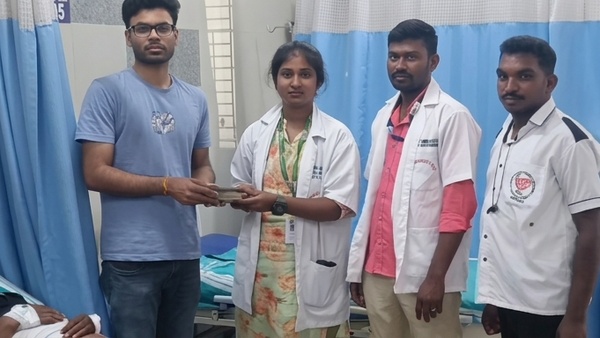 Hosur 108 ambulance staff return 1 30L found with accident victim Honesty wins hearts