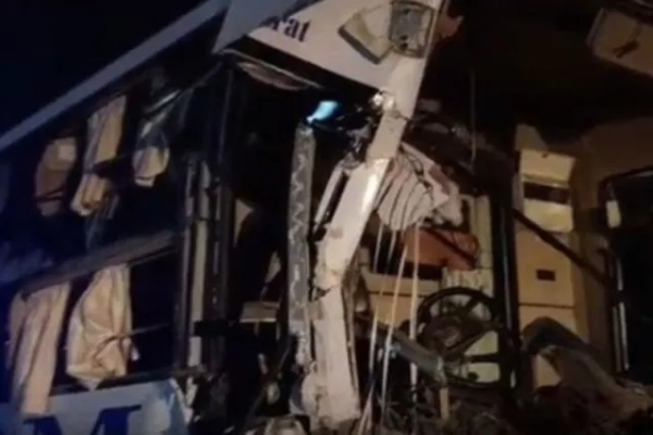 Omni Bus Collides Omni Bus Collides