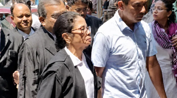 Mamata Appears as Lawyer Mamata West Bengal Mamata Appears as Lawyer Mamata West Bengal