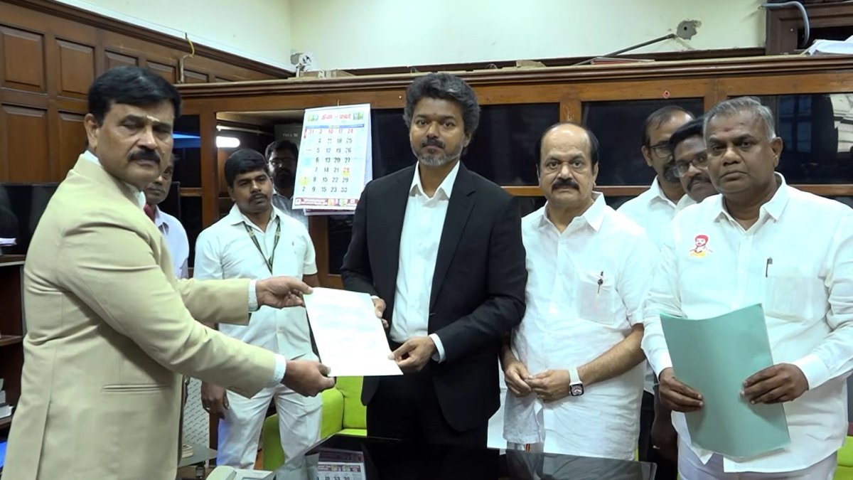 JCD Prabhakar: சபாநாயகராக ஜே.சி.டி.பிரபாகரன் போட்டியின்றி தேர்வு! முதல் அக்னி பரீட்சையில் பாஸ் செய்தார் விஜய்!