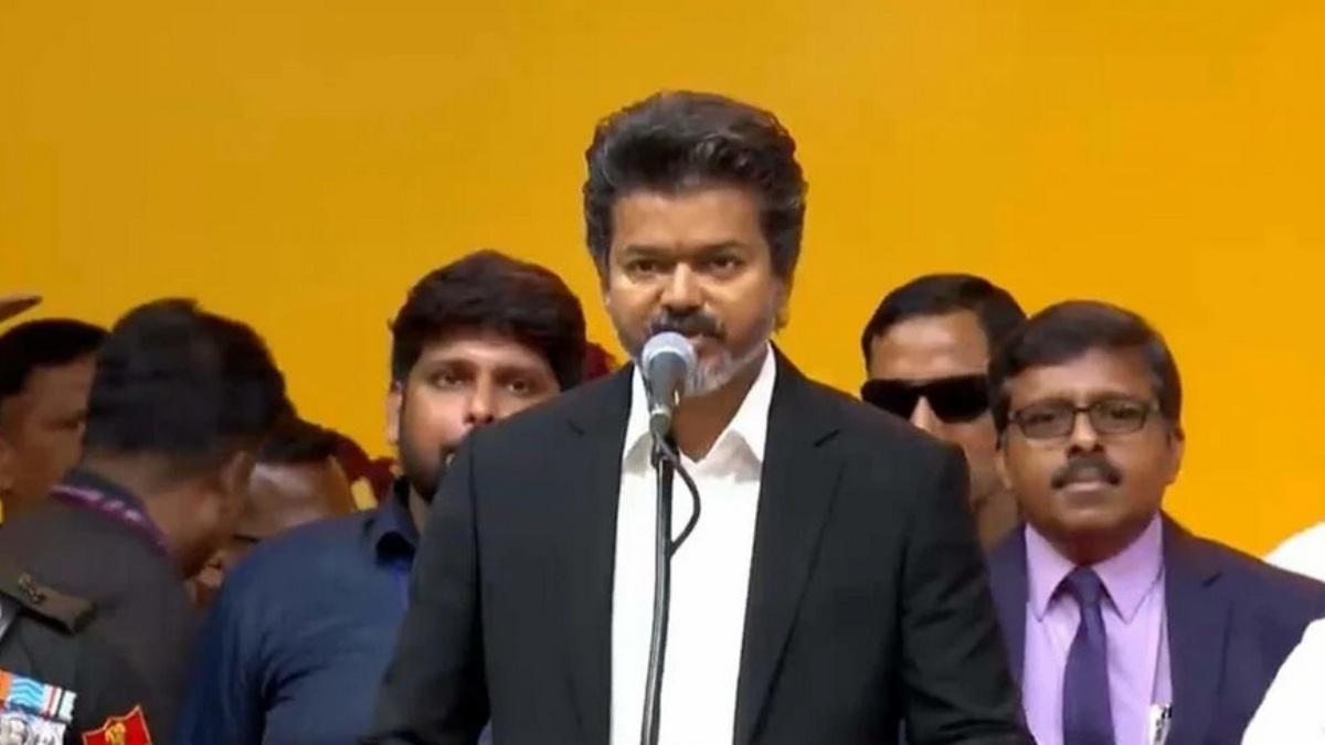 அவரை முதல்ல தூக்கணும்.. பிளான் போட்டு வேலை பார்த்த மூவர் அணி.. விஜய்க்கு எகிறி பிரஷர்.. என்னாச்சு? 
