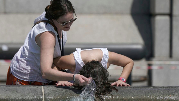 Record June Heat in UK Parts of France Cross 40 C Amid Red Alerts Record June Heat in UK Parts of France Cross 40 C Amid Red Alerts