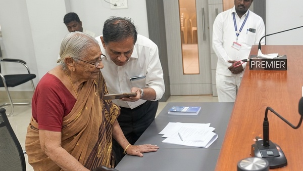 Andhra Woman Renounces US Citizenship India US