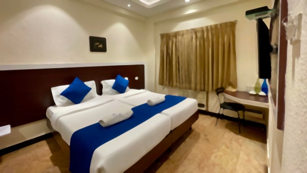 Young woman stays with her boyfriend at a Trichy lodge what happened