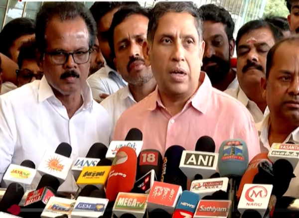 MP Praveen Chakravarthi MP Praveen Chakravarthi