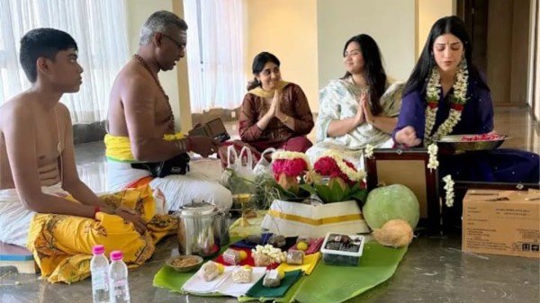 Shruti Haasan Kamal Haasan New House Housewarming Shruti Haasan Kamal Haasan New House Housewarming