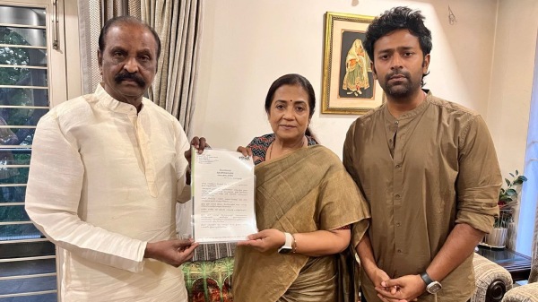 Vairamuthu K Bhagyaraj Poornima Bhagyaraj Shanthanu Bhagyaraj