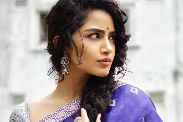 actress Anupama Parameswaran Anupama Breakup Dhruv Vikram