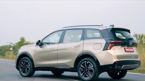 Mahindra car vehicle Mahindra car vehicle