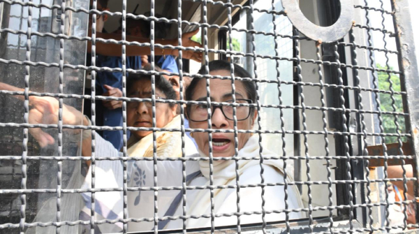 Mamata Banerjee Detained Mamata Banerjee Mamata Banerjee Detained Mamata Banerjee
