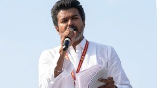 யாருங்க இந்த ஐடியாலாம் தருவது? தவெக விஜய் கொடுத்த வாக்குறுதியில்.. இருக்கும் பெரிய ஓட்டை!