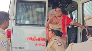 நான் என்ன தவறு செய்தேன்? காலாங்காத்தால 5 மணிக்கு அதுவும் நைட் டிரஸ்ஸில் கைது! நாதக கார்த்திகா ஆவேசம்