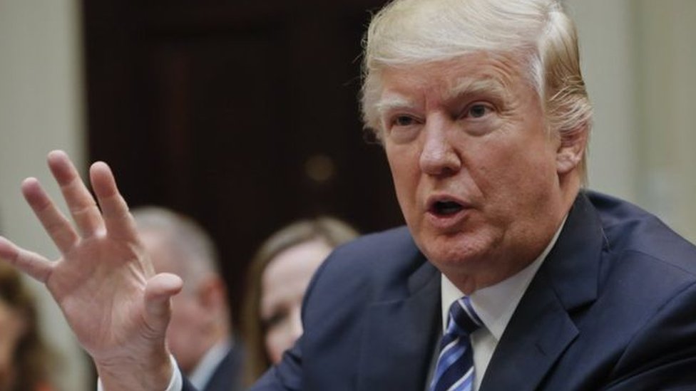 சட்டத்தை காலி செய்யும் டிரம்ப்