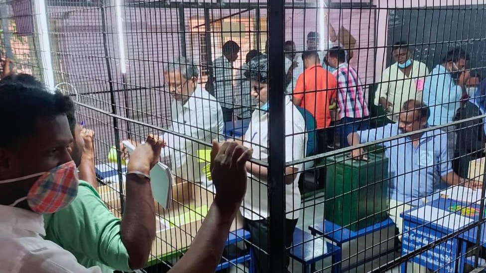 13 பேர் போட்டியின்றி தேர்வு