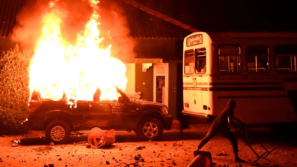 ஊரடங்கு அமல் 