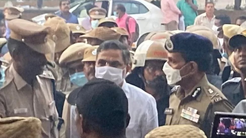 பாக்கெட் சாராயம் 