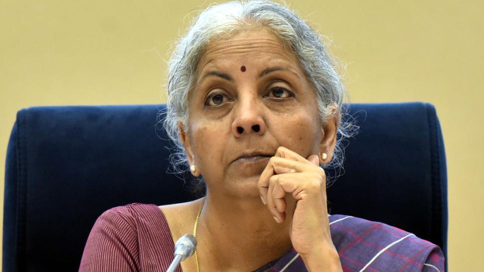 நிதர்சனம் வேறு நிதர்சனம் வேறு