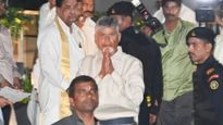 కుటుంబ సమేతంగా తిరుమలకు చేరుకున్న ముఖ్యమంత్రి చంద్రబాబు.. 