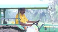 సామాన్య రైతులా మంత్రి సింప్లిసిటీ.. ట్రాక్టర్ నడిపి పొలం దున్నిన నిమ్మల రామానాయుడు