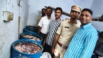 బయట పచ్చళ్ళు కొని లొట్టలేసుకుని తింటున్నారా? ఈ వీడియో చూస్తే చచ్చినా తినరు!