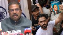 కాక్రోచ్ పార్టీకి కేంద్రం పిలుపు..! ధర్మేంద్ర ప్రధాన్ 'బీ' టీమ్ అటాక్..!