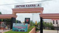 JNTU లో  ఆకలి కేకలు, కనీస మానవత్వం లేకుండా..!