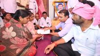 రెండేళ్లు ఓపిక పట్టండి, కాలర్ పట్టుకోండి