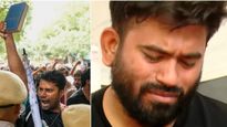ఏడ్చేసిన కాక్రోచ్ పార్టీ చీఫ్ అభిజిత్ డిప్కే- నివురు గప్పిన నిప్పు: జంతర్ మంతర్ వద్ద ర్యాపిడ్ యాక్షన్