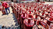 LPG గ్యాస్ సిలిండర్ల ధరలపై కేంద్రం తాజా నిర్ణయం