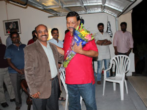 NRIs meet MLA couple from Mahaboobnagar district NRIs meet MLA couple from Mahaboobnagar district