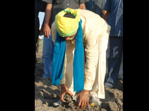 బాబు: వేషాలు మార్చెను, ప్రజలతో కలిసేన్